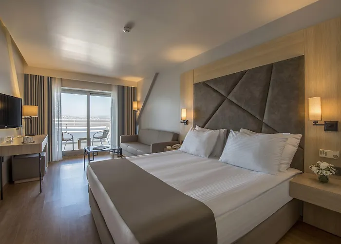 Altin Yunus & - 度假村 Çeşme