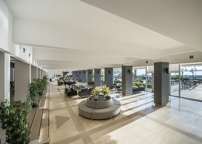 Altin Yunus & - 5* Чешме